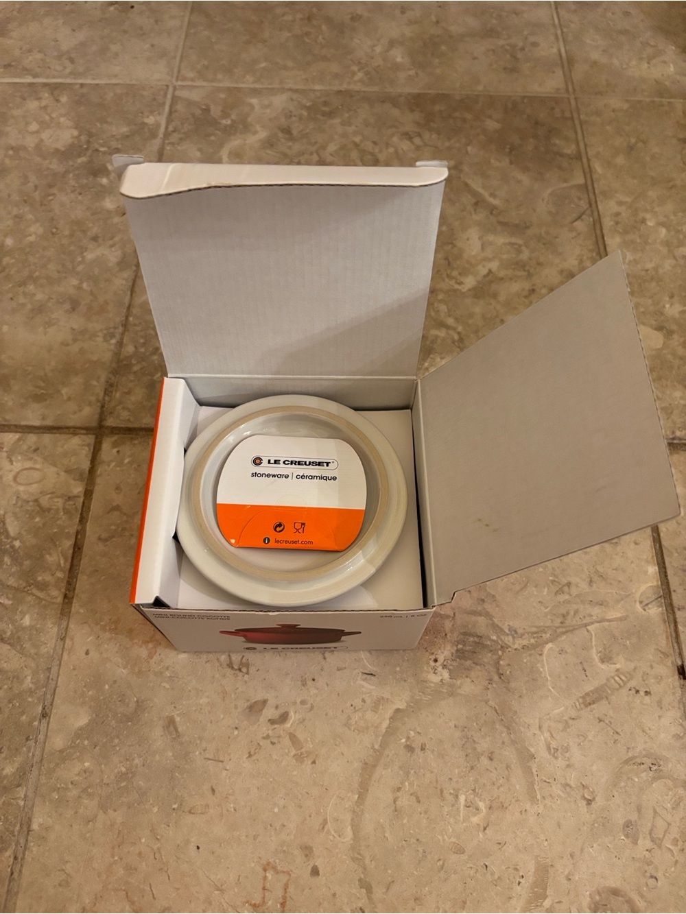 Le Creuset Stoneware Mini Round Cocotte in Off-White Meringue NIB - Picture 3 of 9